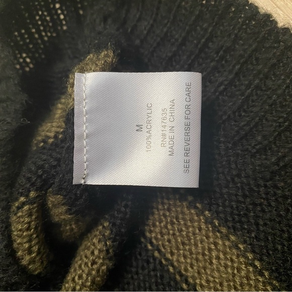 Free Generation Los Angeles One Sleeve Sweater - Picture 4 of 7